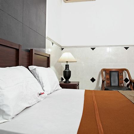 Reddoorz Near City Of Tomorrow Mall Surabaya Exterior photo