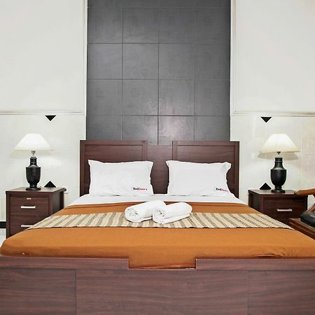 Reddoorz Near City Of Tomorrow Mall Surabaya Exterior photo
