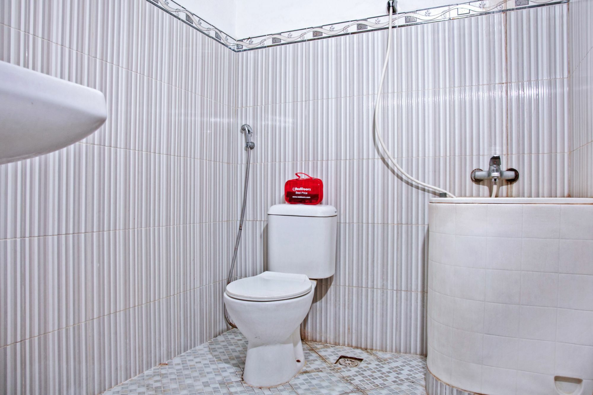 Reddoorz Near City Of Tomorrow Mall Surabaya Exterior photo