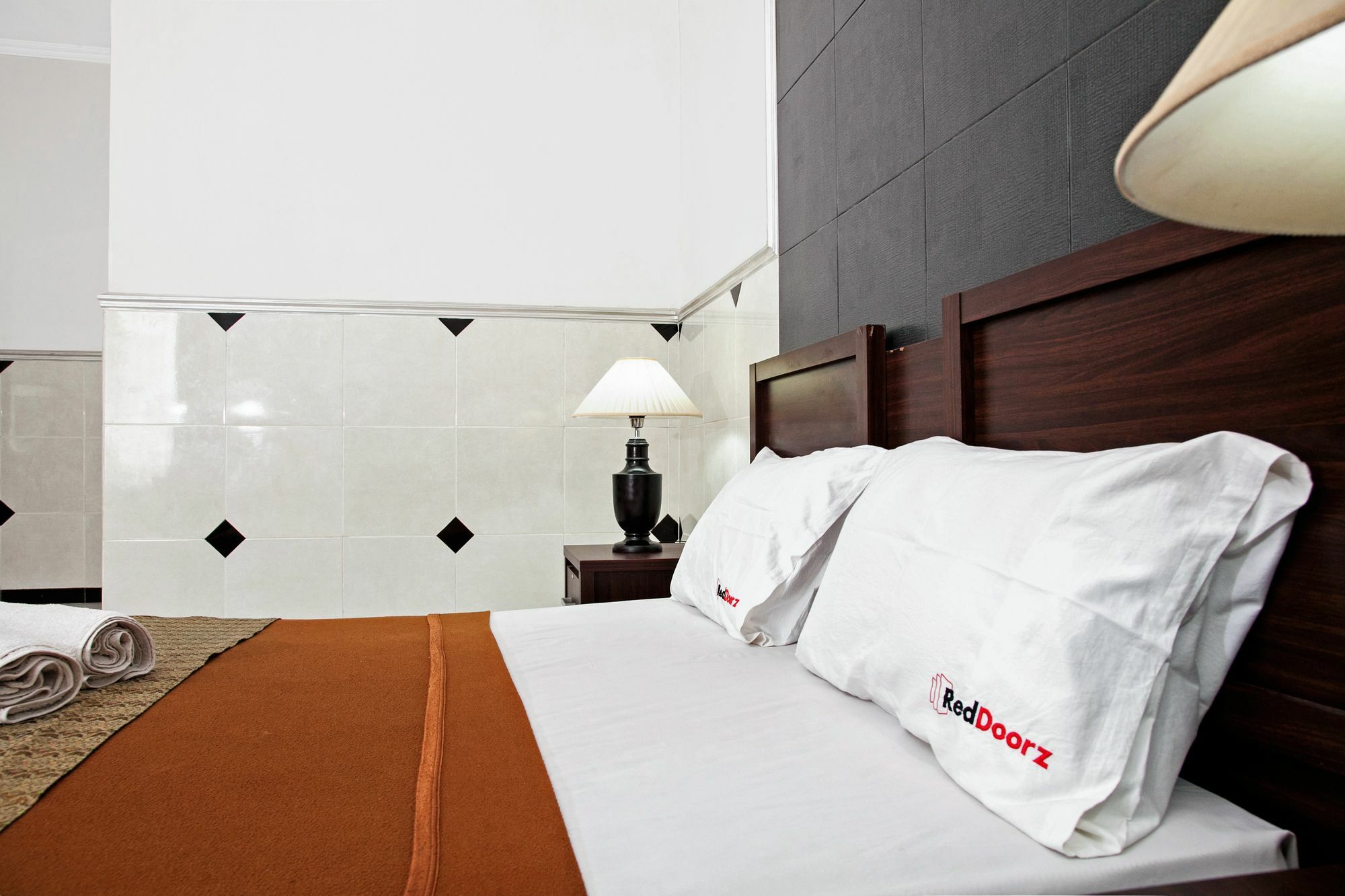 Reddoorz Near City Of Tomorrow Mall Surabaya Exterior photo